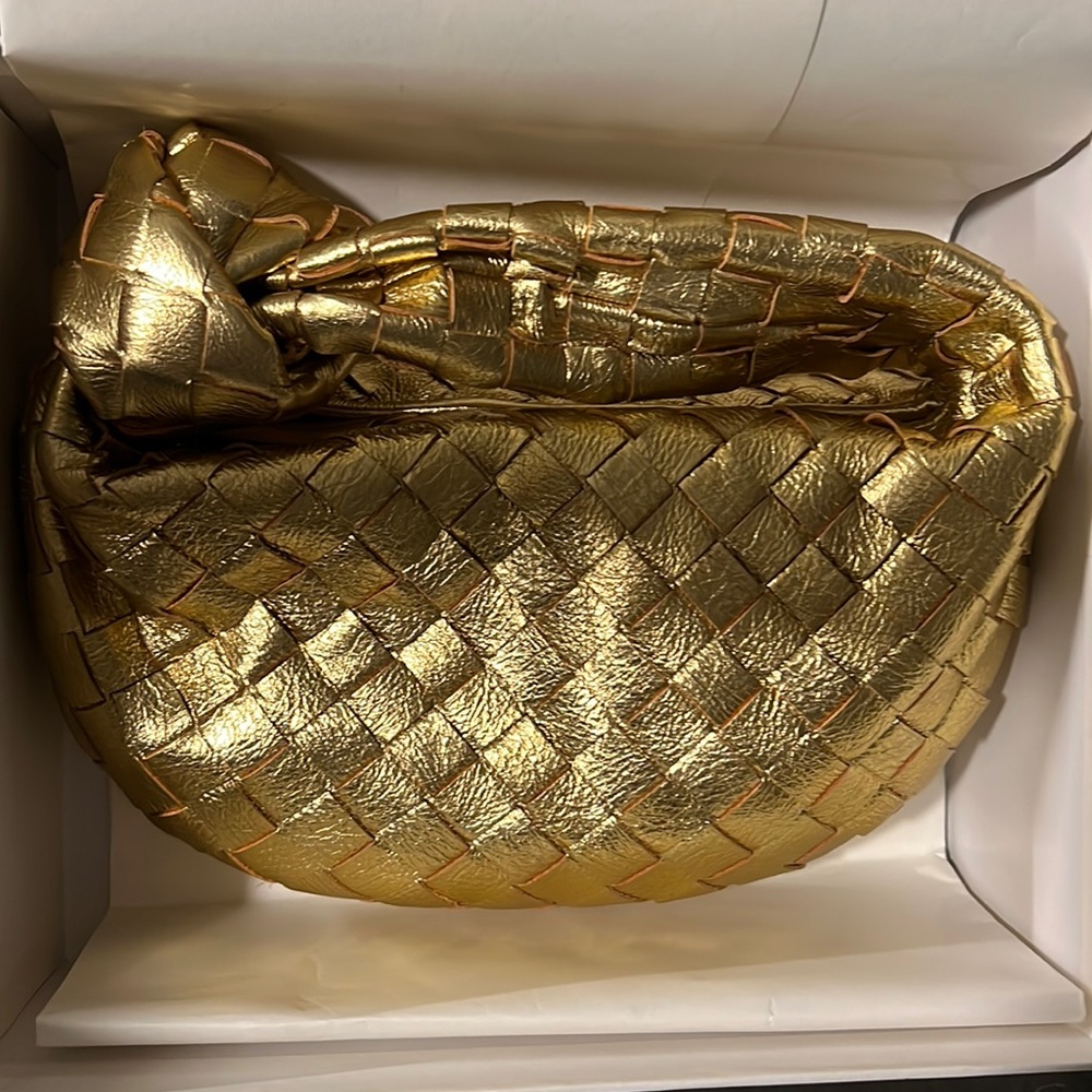BOTTEGA MINI JODIE IN GOLD